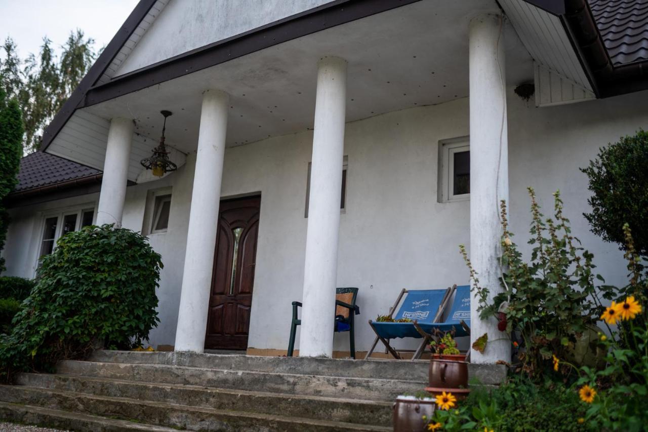 Bizon Pension Sadowne Buitenkant foto