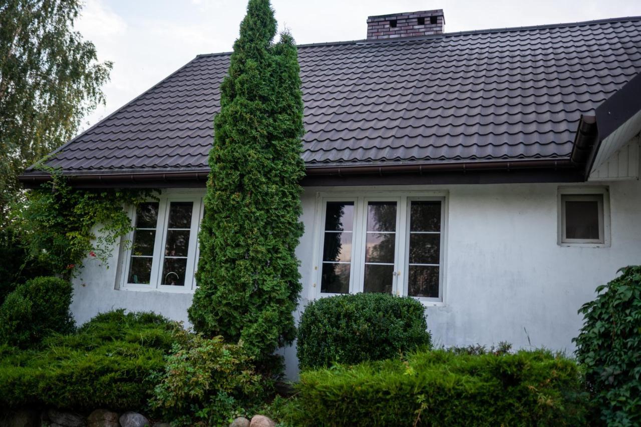 Bizon Pension Sadowne Buitenkant foto