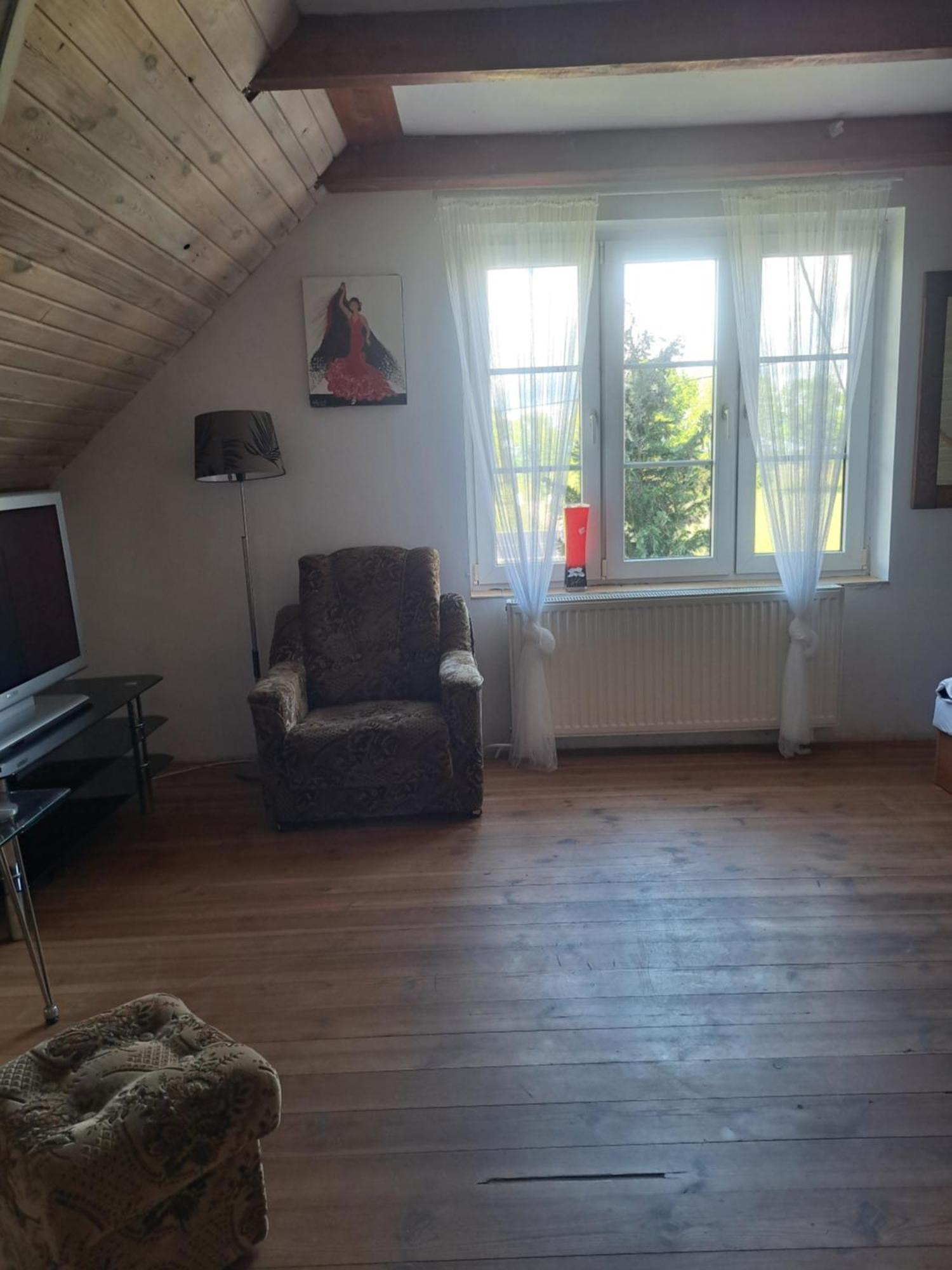 Bizon Pension Sadowne Buitenkant foto